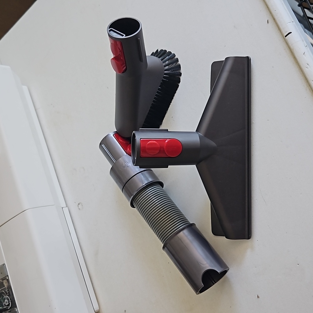 Dyson cleaning accessories kit